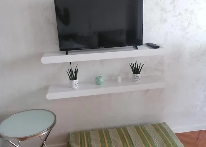 Lungomare 4 Apartment *